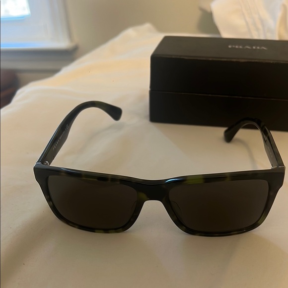Prada Green Tortoise Shell Wayfarer Sunglasses - Picture 8 of 8